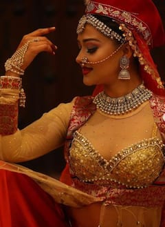 Namrita Malla Eid Look: ईद पर 'अनारकली' लुक में नमृता मल्ला ने किया सबको हैरान, फैंस बोले दिला दी मुमताज की याद