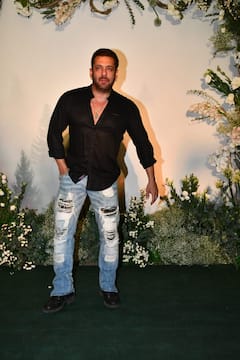 Deepika-Ranveer,Sidharth-Kiara, Kangana Ranaut, Karan Johar, Shehnaaz Gill & Other Celebs At Salman Khan's Sister Arpita Khan Eid Bash- See Pics