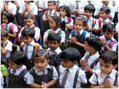 Delhi Schools: दिल्ली की झुलसती गर्मी से बच्चे हुए बेहाल, अभिभावकों ने लगाई स्कूलों से ये गुहार