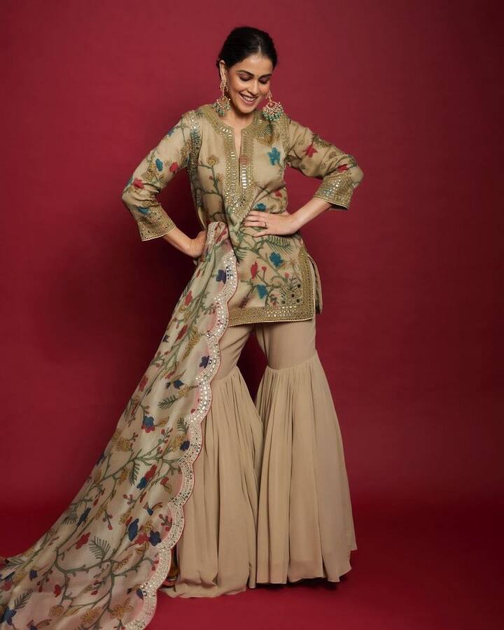 పెళ్లి తరువాత ఫ్యామిలీ లైఫ్ కే ఎక్కువ సమయాన్ని కేటాయిస్తోంది.(Photo Courtesy: Genelia Instagram)