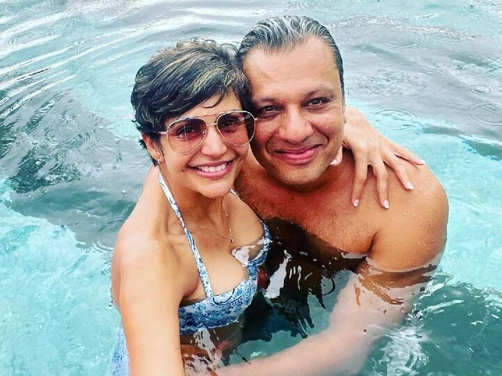 Mandira Bedi Brutally Trolled For Posting Picture With Male Friend Mandira Bedi Brutally Trolled For Posting Picture With Male Friend