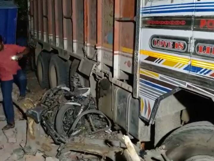 Bhadohi News: तेज रफ्तार ट्रक ने हेड कांस्टेबल और ढाबा मालिक को रौंदा, दोनों की मौत, ट्रक चलाकर गिरफ्तार Bhadohi Police action on Speeding truck tramples head constable and dhaba owner death of both now truck driver Arrest ann Bhadohi News: तेज रफ्तार ट्रक ने हेड कांस्टेबल और ढाबा मालिक को रौंदा, दोनों की मौत, ट्रक चलाकर गिरफ्तार