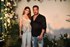 Salman Eid Party : ইদের পার্টিতে সলমনের ঘনিষ্ঠ দুই সুন্দরী, নজর সরল না কারও