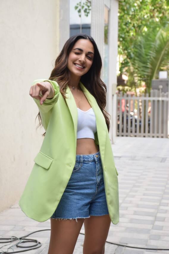 ছবির প্রচারে পোশাকে চমক কিয়ারার