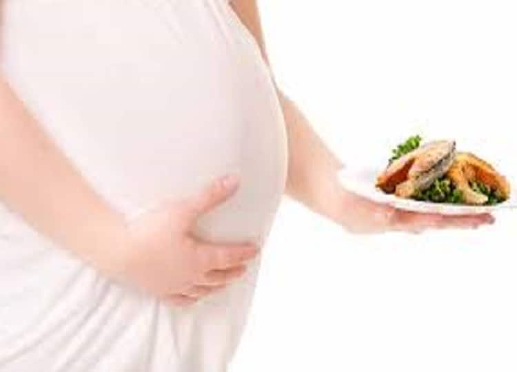 Health Tips: benefits of eating fish during pregnancy Health Tips: प्रेग्नेंसी में इन चीज का करें सेवन, बच्चे का दिमाग होगा तेज और याद्दाश्‍त भी बढ़ेगी