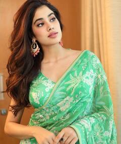 Janhvi Kapoor Saree Look: जाह्नवी कपूर ने ग्रीन साड़ी में शेयर की तस्वीरें, पिता बोनी कपूर ने देखते ही किया ये कमेंट