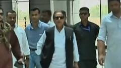 किसके करीब जायेंगे आजम खान? Akhilesh Yadav , Shivpal Yadav | Mudde Ki Baat