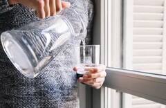 Warm Water: ਰੋਜ਼ਾਨਾ ਗਰਮ ਪਾਣੀ ਪੀਨ ਨਾਲ ਹੁੰਦੇ ਕਈ ਫਾਇਦੇ, ਇੰਝ ਪੀਣ ਨਾਲ ਹੁੰਦਾ ਨੁਕਸਾਨ