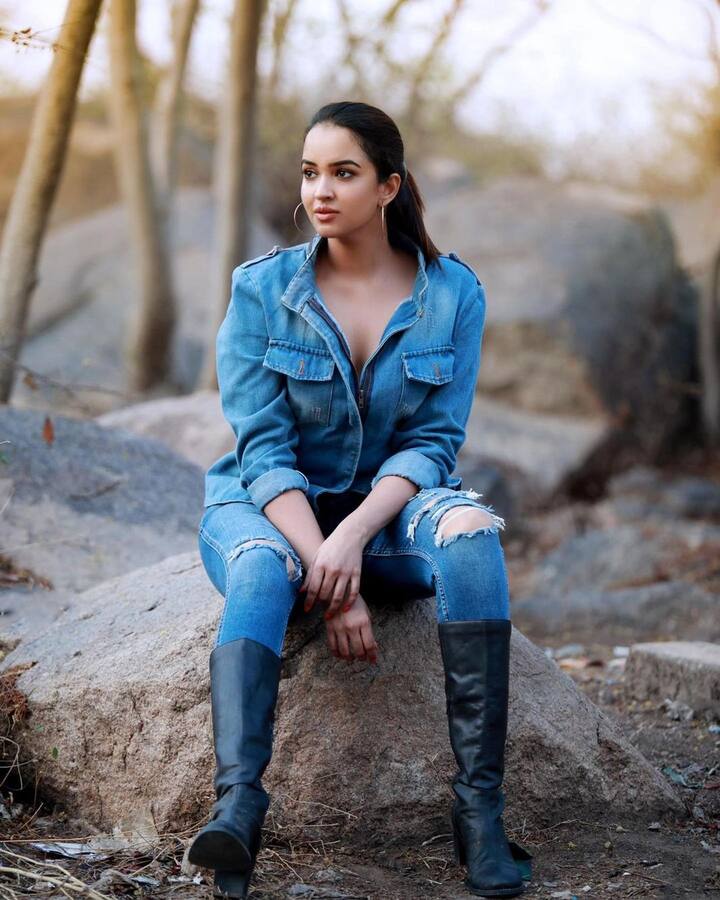పూజిత పొన్నాడ (Image Credit: Pujita Ponnada/Instagram)