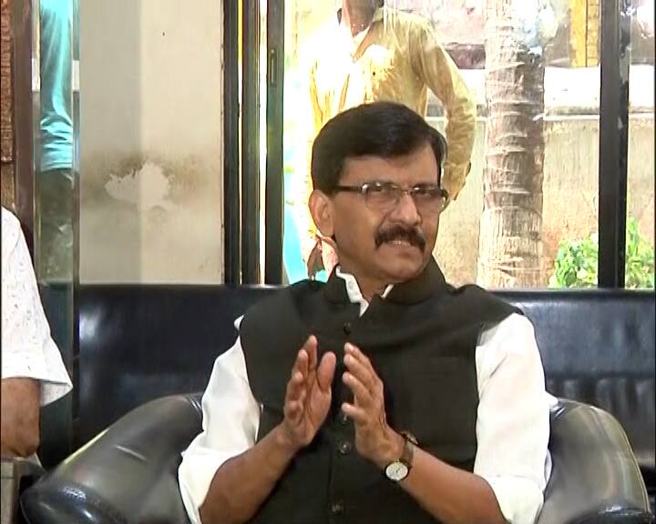 Shiv Sena MP Sanjay Raut targets MNS Chief Raj Thackeray BJP Maharashtra Marathi News राज ठाकरेंनी व्यंगचित्रकला सोडून भोंग्यांचं राजकारण सुरु केलंय; राऊतांचा थेट निशाणा