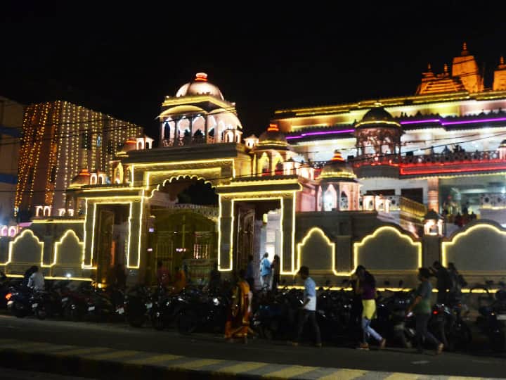 Patna Iskcon Temple: बिहार के दूसरे जिलों में भी बनेगा इस्कॉन टेंपल, इससे पहले जानें पटना में बने इस मंदिर की खासियत Patna Iskcon Temple built with 100 crores Rupees Know Its Specialties Nitish Kumar Reached on Inauguration ann Patna Iskcon Temple: बिहार के दूसरे जिलों में भी बनेगा इस्कॉन टेंपल, इससे पहले जानें पटना में बने इस मंदिर की खासियत
