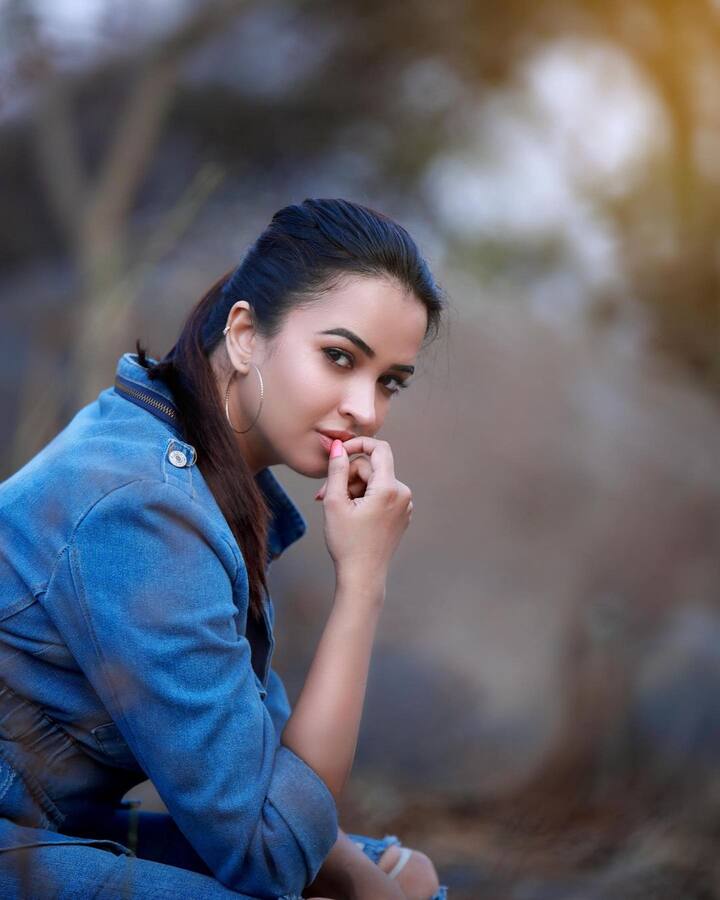 పూజిత పొన్నాడ (Image Credit: Pujita Ponnada/Instagram)