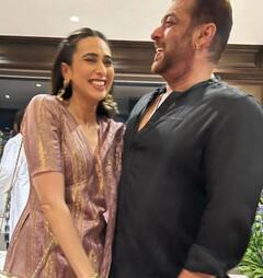 Eid Party: करिश्मा कपूर ने सलमान खान के साथ शेयर की ईद की तस्वीरें, फैंस बोले दोनों कर लो शादी!