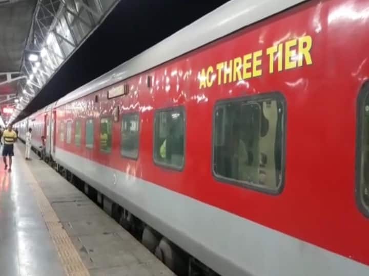 Fire in Train: There was panic in the train in Jabalpur, know what happened then ann Fire in Train: जबलपुर में ट्रेन में आग लगने से मची अफरातफरी, जानें फिर क्या हुआ
