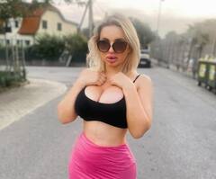 Human Barbie: હૉટ મૉડલને સ્તન-હોઠને ભરાવદાર બનાવવાનો લાગ્યો ચસ્કો, સર્જરીમાં ખર્ચ્યા 50 લાખ ને પછી..............