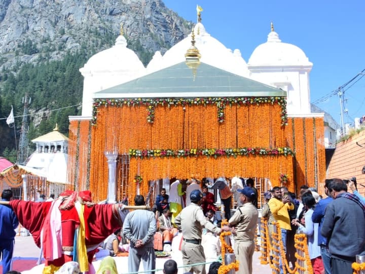 Char Dham Yatra 2022 Started with Open doors of Gangotri and Yamunotri Dham and Now devotees will be able to have darshan for the next six months Char Dham Yatra 2022: गंगोत्री और यमुनोत्री धाम के खुले कपाट, अब अगले छह माह तक दर्शन कर सकेंगे श्रद्धालु