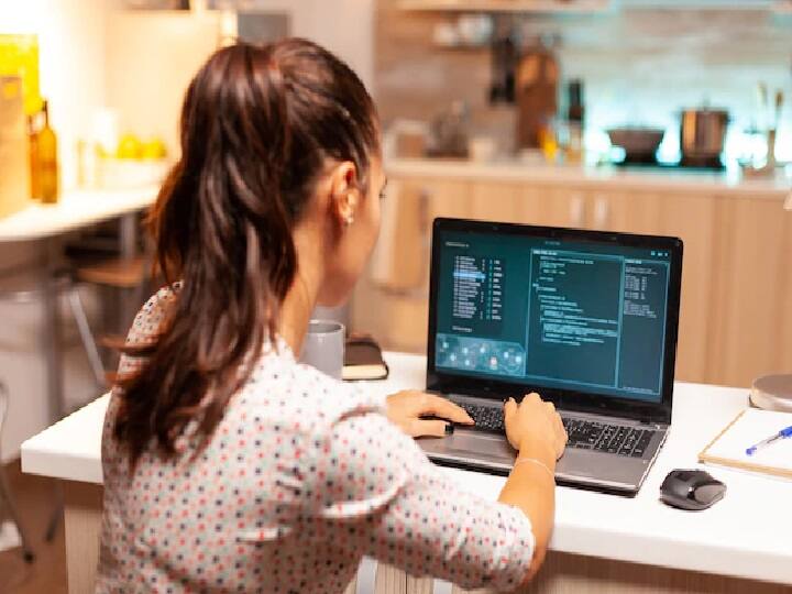 इसके बाद नेशनल साइबर क्राइम रिपोर्टिंग पोर्टल पर दर्ज जानकारी की मदद से उस बैंक अकाउंट का पता लगाया जाता है जिसमें फ्रॉड के पैसे ट्रांसफर किए गए हैं. इसके बाद उस अकाउंट को फ्रीज कर दिया जाता है. इसके बाद पूरी कानूनी प्रक्रिया और जांच के बाद पीड़ितों को उसके पैसे लौटाए जाते हैं. (PC: Freepik)