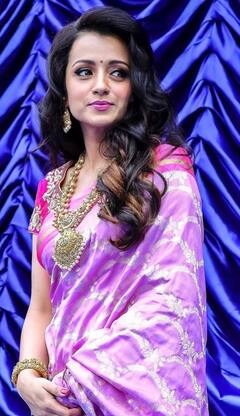 Trisha pics: பர்த் டே பேபி திரிஷாவின் அழகிய புகைப்படங்கள்..!