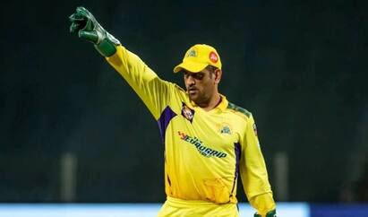 MS Dhoni plays 200th IPL match for CSK and joins Virat Kohli in elite list MS Dhoni 200th IPL: এক দলের হয়ে আইপিএলে ২০০ ম্যাচ! কোহলির পাশে জায়গা ধোনির
