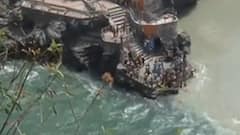 Chardham Yatra: पहले दिन हजारों की संख्या में पहुंचे यात्री, Devprayag में दिखा ये नजारा।