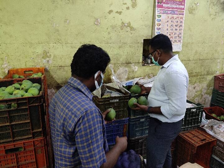 மாம்பழங்களை ரசாயனம் கலந்து பழுக்க வைத்தால் நடவடிக்கை - உணவு பாதுகாப்புத்துறை எச்சரிக்கை. The Department of Food Safety has warned that stern action will be taken if mangoes are chemically mixed and ripened. மாம்பழங்களை ரசாயனம் கலந்து பழுக்க வைத்தால் நடவடிக்கை - உணவு பாதுகாப்புத்துறை எச்சரிக்கை.