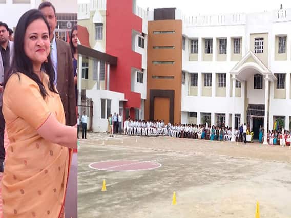 Prayagraj News: यूपी के प्रयागराज में स्कूल प्रिंसिपल ने ईद पर बच्चों को सुनाया कुर्ता-पायजामा और टोपी पहनने का फरमान, FIR दर्ज Prayagraj News: यूपी के प्रयागराज में स्कूल प्रिंसिपल ने ईद पर बच्चों को सुनाया कुर्ता-पायजामा और टोपी पहनने का फरमान, FIR दर्ज
