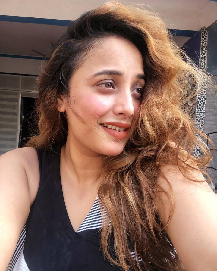 एक्ट्रेस रानी चटर्जी के हजारों फैंस टकटकी लागए उनकी लेटेस्ट तस्वीरों का इंतजार करते नज़र आते हैं.