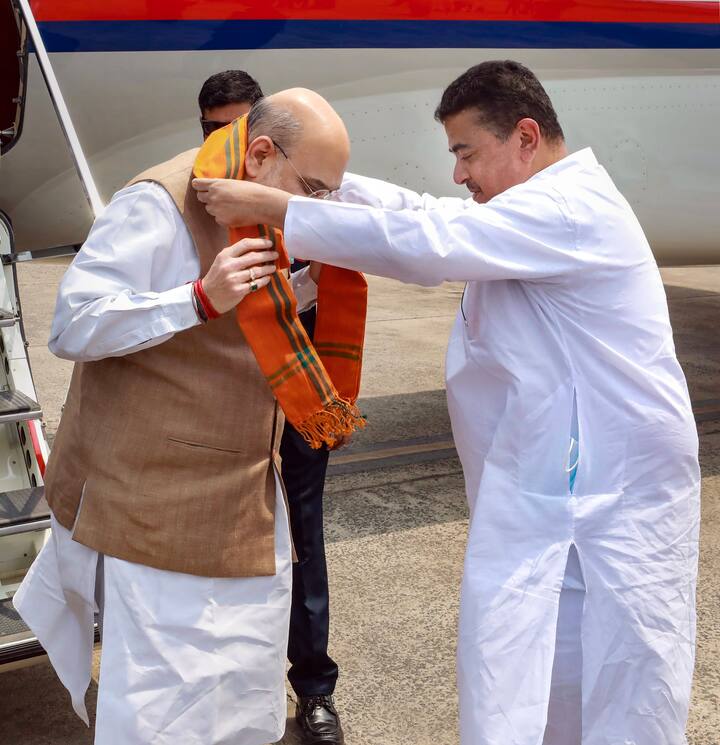 এদিন হিঙ্গলগঞ্জে ৬টি অত্যাধুনিক ভাসমান আউটপোস্ট, সুন্দরবন এলাকার জন্য বোট অ্যাম্বুল্যান্সের ও পরে বনগাঁর হরিদাসপুরে মৈত্রী সংগ্রহালয়ের শিলান্যাস করেন অমিত শাহ। বনগাঁয় অমিত শাহ বলেন, 'হিঙ্গলগঞ্জে অত্যাধুনিক ভাসমান বিওপি-র উদ্বোধন করা হয়েছে। সুন্দরবন থেকে অনুপ্রবেশ ও পাচারের কথা বলা হচ্ছিল। কিন্তু যে অত্যাধুনিক নজরদারির ব্যবস্থা হয়েছে তাতে অনুপ্রবেশ, পাচার বন্ধ হবে।’