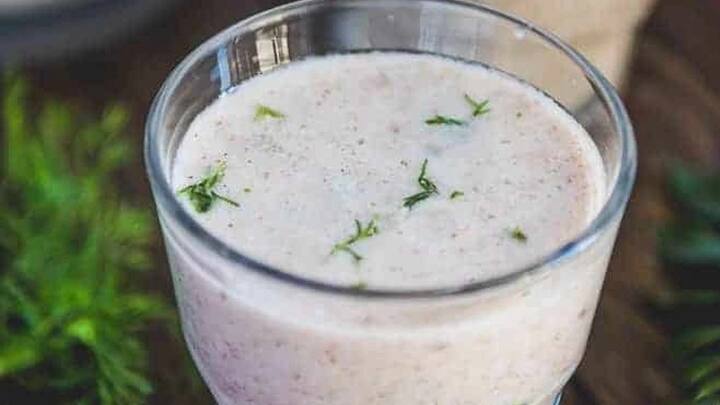 ઉનાળાની ઋતુમાં ખૂબ જ પરસેવો થાય છે અને આવી સ્થિતિમાં ડિહાઈડ્રેશનની ફરિયાદ થઈ શકે છે. જેના કારણે શરીરમાં પાણીની ઉણપ થાય છે. પરંતુ છાશના સેવનથી આ ઉણપ દૂર થાય છે.