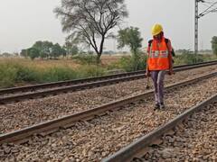 Rajasthan News: गर्मियों में टेढ़ी न हो पटरियां इसलिए ट्रैकमैन कर रहे निगरानी, ट्रेनिंग देने का काम भी जारी