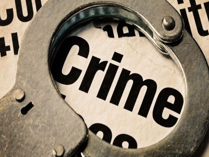 Crime Against Woman: ஆட்டோவில் சென்ற பெண்ணை வெளியே இழுத்து பாலியல் குற்றம்.. வீடியோ வெளியிட்டு கொடூரம்.. Crime in Uttar pradesh Youths drag girl out of auto molestassault her in UP Gonda Crime Against Woman: ஆட்டோவில் சென்ற பெண்ணை வெளியே இழுத்து பாலியல் குற்றம்.. வீடியோ வெளியிட்டு கொடூரம்..