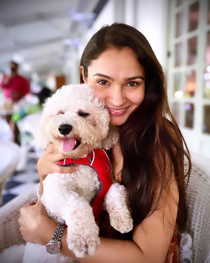 తన పెట్ తో ఆండ్రియా జెరెమియా -Image credit: Andrea Jeremiah/Instagram