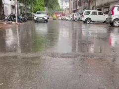 UP Weather Forecast: यूपी में आज भी गरजेगा आसमान और चलेगी धूल भरी आंधी, जानें- मौसम को लेकर क्या-क्या है ताजा अपडेट