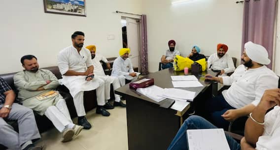 ਨਗਰ ਨਿਗਮ ਚੋਣਾਂ ਲਈ AAP ਨੇ ਖਿੱਚੀ ਤਿਆਰੀ ,‘ਆਪ’ ਪੰਜਾਬ ਦੇ ਇੰਚਾਰਜ ਜਰਨੈਲ ਸਿੰਘ ਨੇ ਪਾਰਟੀ ਅਹੁਦੇਦਾਰਾਂ ਅਤੇ ਵਰਕਰਾਂ ਨਾਲ ਕੀਤੀ ਬੈਠਕ ਨਗਰ ਨਿਗਮ ਚੋਣਾਂ ਲਈ AAP ਨੇ ਖਿੱਚੀ ਤਿਆਰੀ ,‘ਆਪ’ ਪੰਜਾਬ ਦੇ ਇੰਚਾਰਜ ਜਰਨੈਲ ਸਿੰਘ ਨੇ ਪਾਰਟੀ ਅਹੁਦੇਦਾਰਾਂ ਅਤੇ ਵਰਕਰਾਂ ਨਾਲ ਕੀਤੀ ਬੈਠਕ