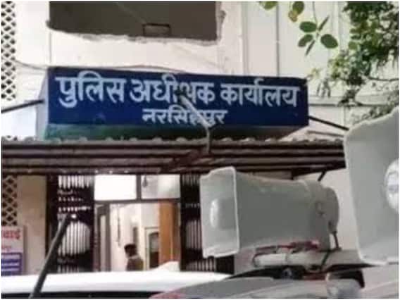 MP News : नौकर ने सात साल की बच्ची के साथ रेप के बाद किया मर्डर, परिजनों के साथ बच्ची को खोजने का नाटक भी करता रहा आरोपी MP News : नौकर ने सात साल की बच्ची के साथ रेप के बाद किया मर्डर, परिजनों के साथ बच्ची को खोजने का नाटक भी करता रहा आरोपी