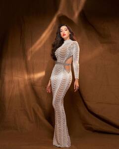 Nora Fatehi Photos: నేలమీద జాబిలి, పవర్ స్టార్ సుందరి నోరా లేటెస్ట్ పిక్స్