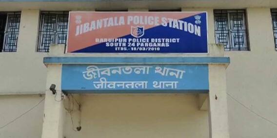 South 24 Parganas News : ইভটিজিং, প্রেমের প্রস্তাবের পর বাড়িতে চড়াও, অপমানে আত্মঘাতী নাবালিকা