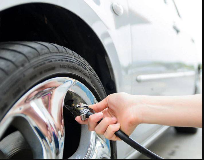 Nitrogen or normal air in vehicle tires Find out which one is best for summer tires ਵਾਹਨਾਂ ਦੇ ਟਾਈਰਾਂ 'ਚ ਨਾਈਟ੍ਰੋਜਨ ਜਾਂ ਸਾਧਾਰਨ ਹਵਾ ਭਰੀਏ? ਗਰਮੀਆਂ ‘ਚ ਟਾਇਰਾਂ ਲਈ ਕਿਹੜੀ ਸਭ ਤੋਂ ਵਧੀਆ, ਜਾਣੋ