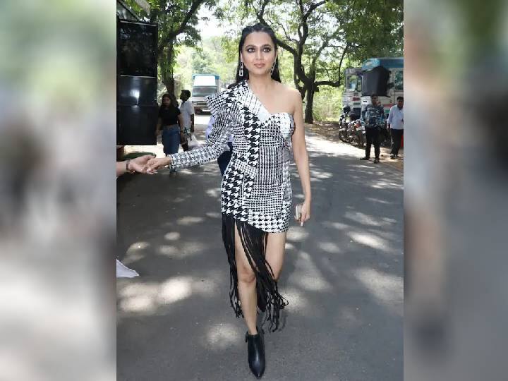 ‘लॉक अप’ हा कैद्यांवर आधारित शो आहे. या शोमध्ये कंगनाच्या तुरुंगात सेलिब्रिटी स्पर्धक लॉक झालेले दिसत आहेत. या कारागृहात कैद्यांना मूलभूत सुविधा मिळण्यासाठी कामे करावी लागत होती. शोचा ग्रँड फिनाले या शनिवारी म्हणजेच 7 मे रोजी होणार आहे आणि यासोबतच शोचा पहिला सीझनही संपणार आहे.