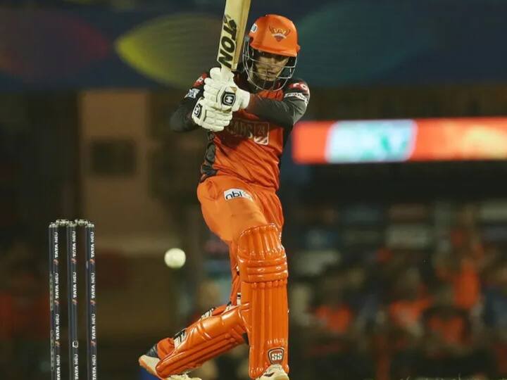 dc vs srh abhishek sharma have change to break record of shikhar dhawan most runs ipl 2022 DC vs SRH: अभिषेक शर्मा के पास शिखर धवन का रिकॉर्ड तोड़ने का मौका, जानें कितने चाहिए रन