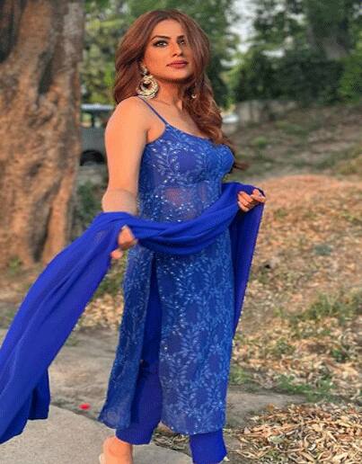 निया शर्मा की फिटनेट के लोग कायल हैं. अपनी टोंड बॉडी के लिए वो जमकर वर्कआउट करती हैं. इंस्टाग्राम पर वो अपने वर्कआउट वीडियोज शेयर करती रहती हैं.