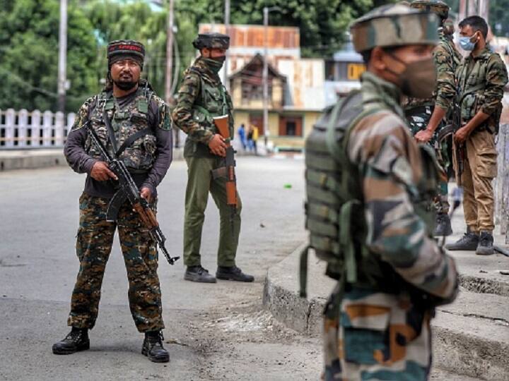 budgam government employee kashmiri pandit killed by terrorists now protest erupted Jammu-Kashmir: बडगाम में कश्मीरी पंडित की हत्या से पूरे कश्मीर में उबाल, जमकर हो रहे प्रदर्शन