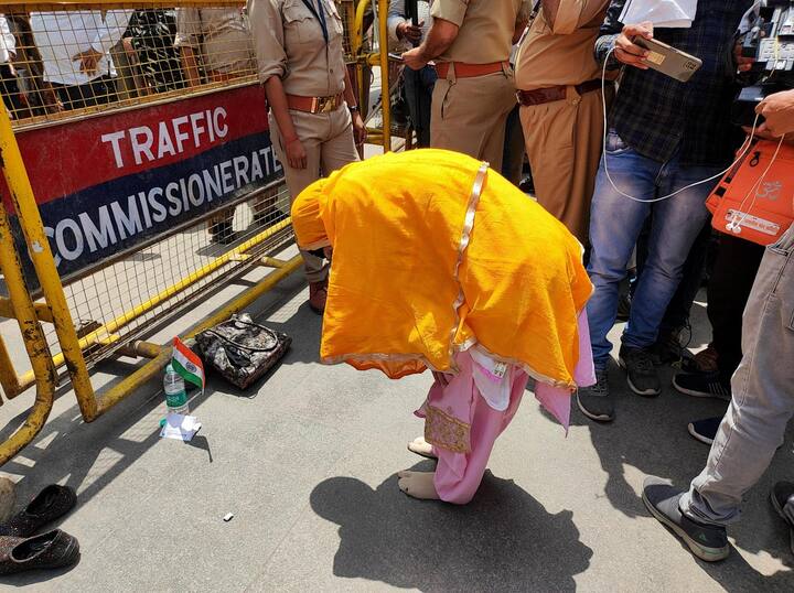 The survey's timing is particularly relevant, given that it is a Friday and the 'namaaz' is only held once a week, on Friday afternoon. Only about 100 'namaazis' are permitted under current regulations.(Source: PTI)