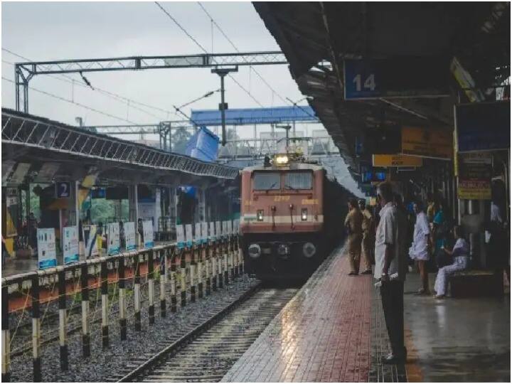 Indian Railways New timing of trains released by Raipur Railway zone ANN Indian Railways: छत्तीसगढ़ में रेलवे स्टेशन पर घंटों करना पड़ सकता है इंतजार, देख लीजिए ट्रेन रवानगी की नई टाइमिंग