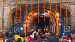 Kedarnath Dham: दर्शन के लिए उमड़े श्रद्धालु, CM Dhami की मौजूदगी में खोले गए कपाट