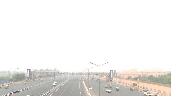 बुधवार को हुई बारिश के बाद Delhi वासियों को मिली राहत, जानिए कैसा होगा आज मौसम का हाल ?