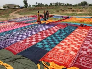 Madurai: மதுரை ரயில் நிலையத்தில் சுங்குடி சேலைகள் விற்பனை! இன்று விருப்பமனு அளிக்கலாம்! விவரம்!