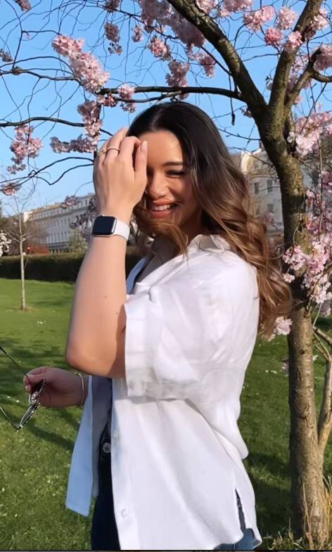 ક્રિકેટર સચિન તેંડૂલકરની દીકરી સારા સોશિયલ મીડિયા પર ઘણી એક્ટિવ રહે છે. તેમની તસવીરોને ફેન્સ ખુબ પસંદ પણ કરે છે.