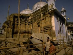 Gyanvapi Mosque Row: Slogans Raised As Team Reaches Varanasi To Conduct Videography Survey