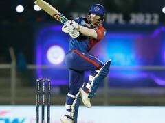 DC vs SRH: वॉर्नर ने दाएं हाथ का बैट्समैन बनकर जड़ दिया चौका, वीडियो में देखें भुवनेश्वर कुमार का रिएक्शन